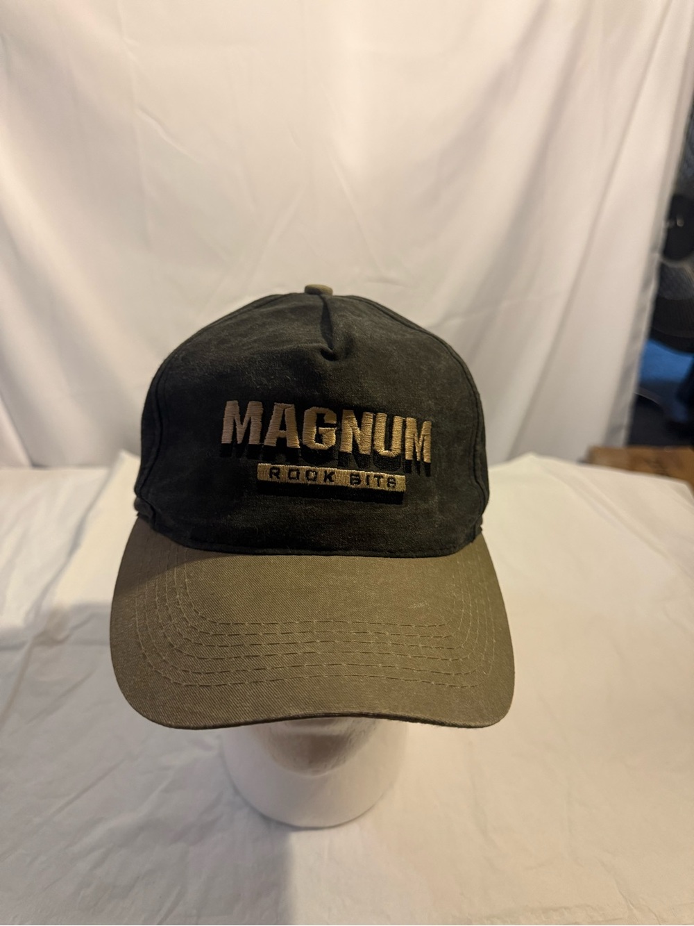 Magnum Two-Tone Baseball Cap in Olive and Black